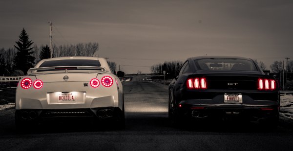 Nissan-gt-r-ford-mustang-gt-para-vid-speredi