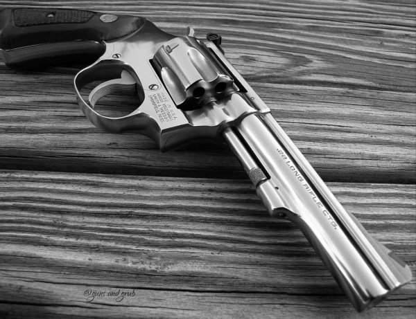 S&W