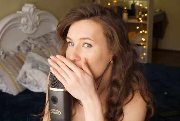 LeeMur ASMR - Fast & Aggressive Mouth Sounds Wet & Dry