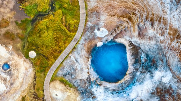 SpringIceland ROW2538267892 UHD