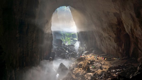 HangCave ROW2044632958 UHD