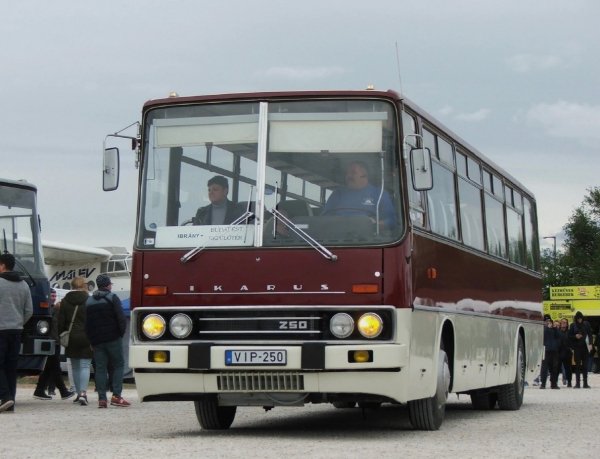 IKARUS 250