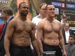 Бокс Джонсон-Лебедев