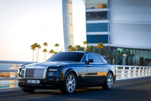 Burj-al-arab-dubai-rolls