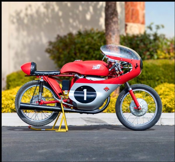 DUCATI DOUBLE OVERHEAD CAM GRAND PRIX (1955г. )
