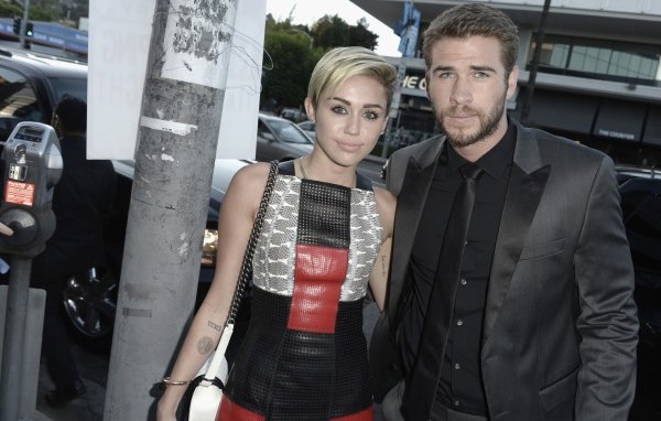Miley Cyrus and Liam Hemsworth 2013 046640 33