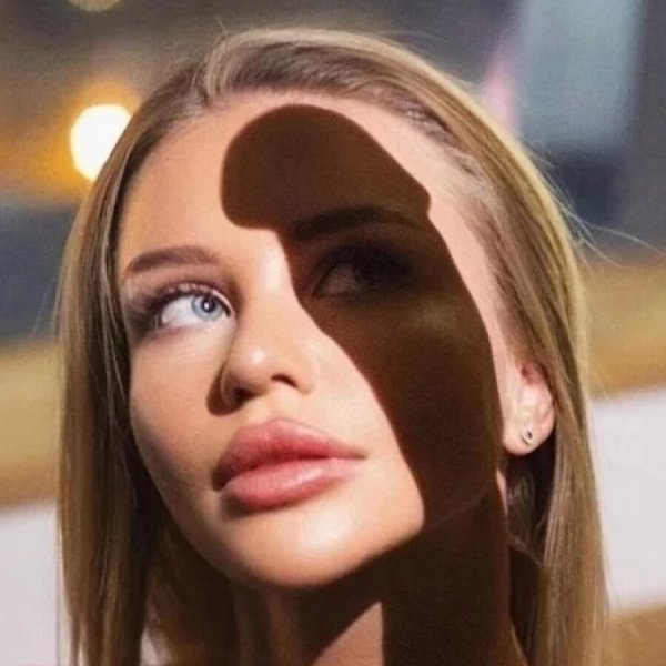 Y900