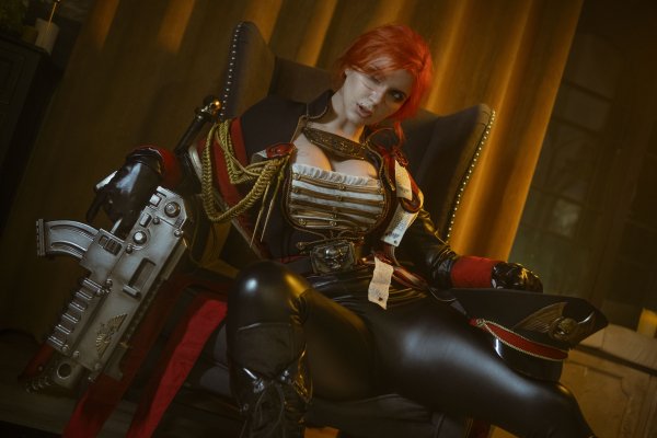 Oichi-Commissar-(wh-40000)-Astra-Militarum-9391481