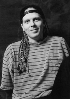 Брайан "Декстер" Холланд (The Offspring)