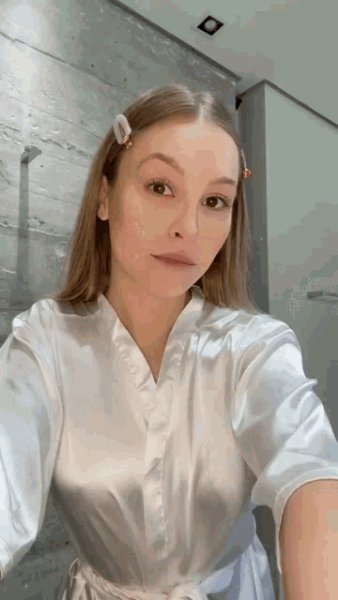 Hi