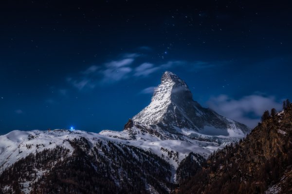 nebo-noch-gora-alpy-gory-gora-matterkhorn