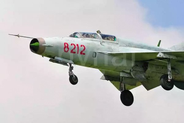 самолёт военный