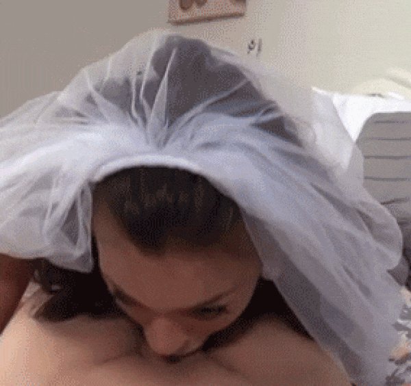 (4)