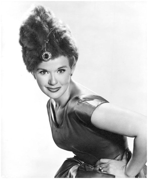 Connie Stevens - Have You Got Any Castles, Baby