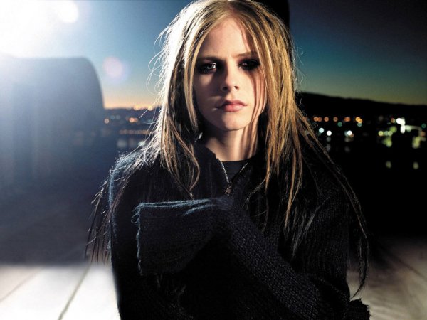 Avril lavigne 84-medium