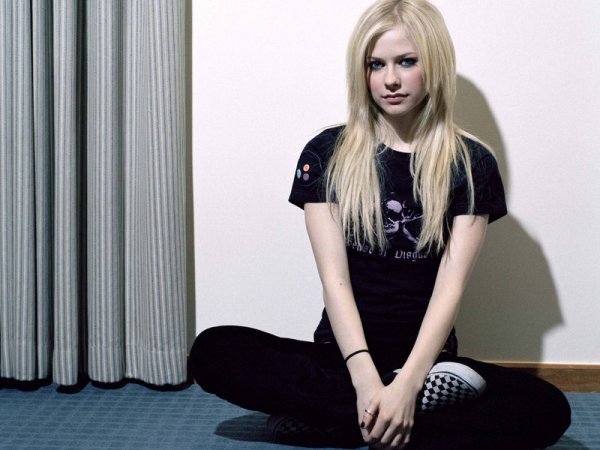 Avril lavigne 92-medium