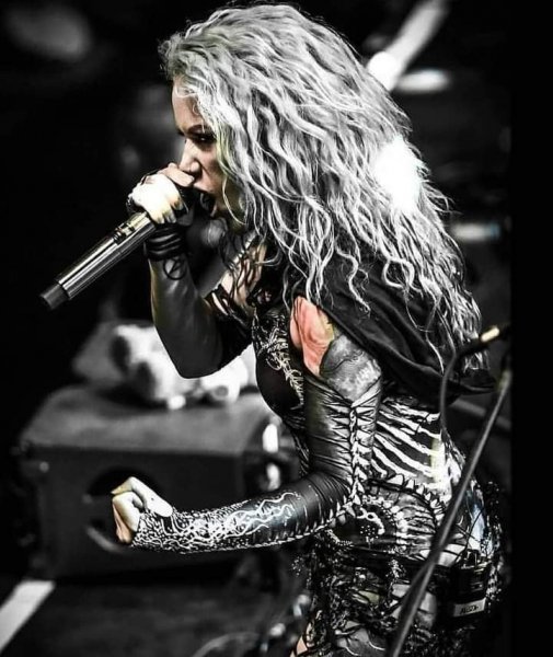 Alissa with gluz