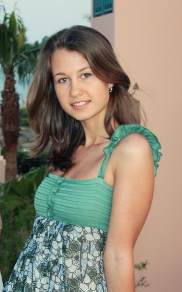 Оля Ушакова