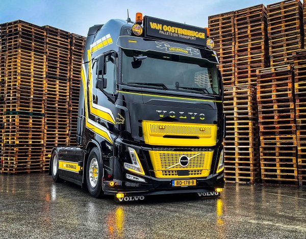 VOLVO