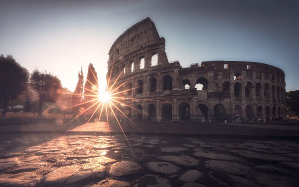 Italiia-gorod-rim-kolizei-zdanie-starina-antichnost-arki-sol