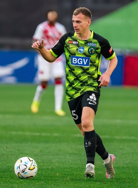 Максим Брагару