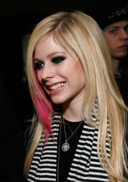 Avril lavigne 3-medium