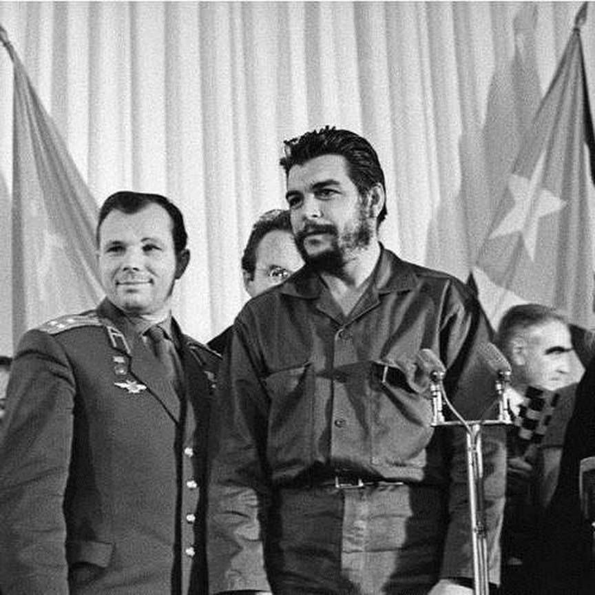 Юрий Гагарин и Эрнесто Че Гевара