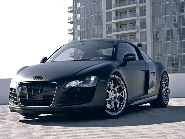 Audi chernaya superkar