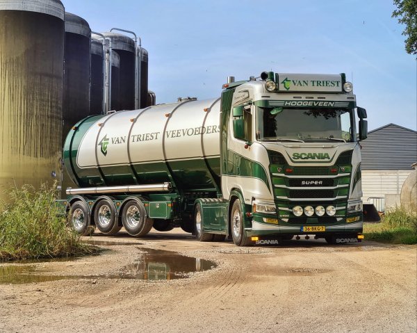 SCANIA S450