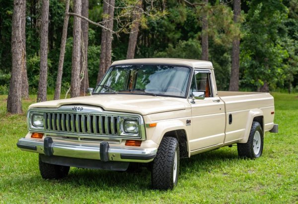 JEEP J-10 PICKUP 360 4x4 (1984г.)
