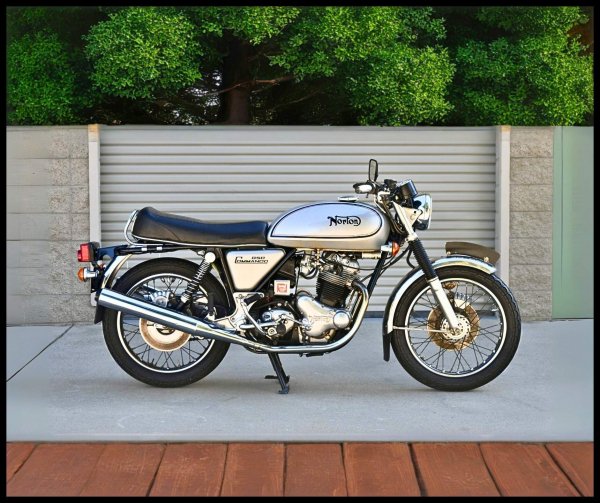 NORTON COMMANDO MK3 INTERSTATE 850cc (1975г.)