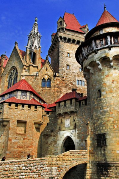Castle-zamok-starinnyy-bashni
