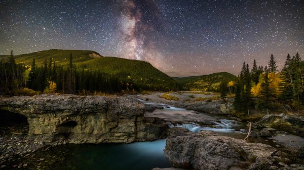 ElbowRiver ROW2359666399 UHD