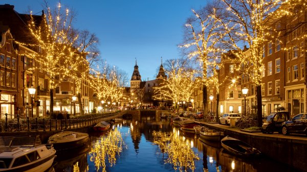 AmsterdamLights ROW4220094908 UHD