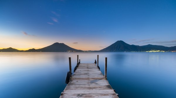 LakeAtitlan ROW9281108051 UHD
