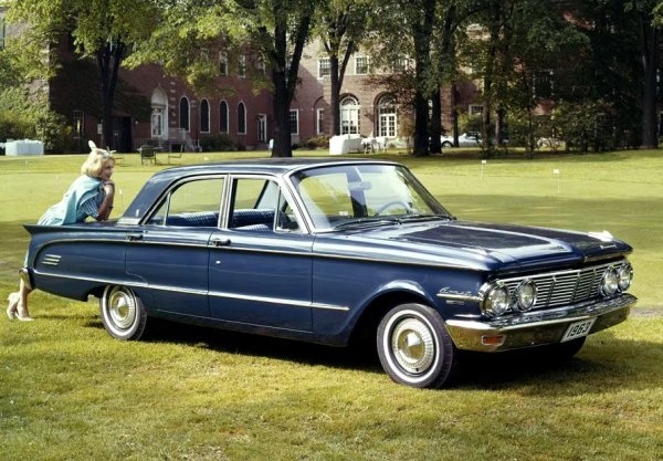 Mercury Comet 4-Door Sedan