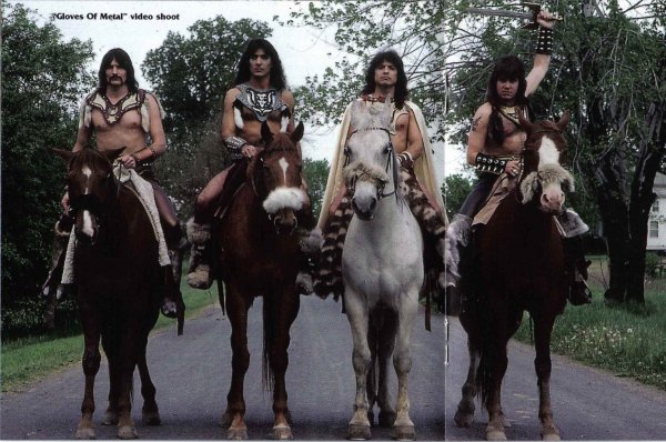 Manowar - Warriors Of The World (lyrics)