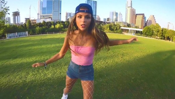 Teknova - Levan Polkka 2K18 (Melbourne Bounce Mix) (www.hotplayer.ru)
