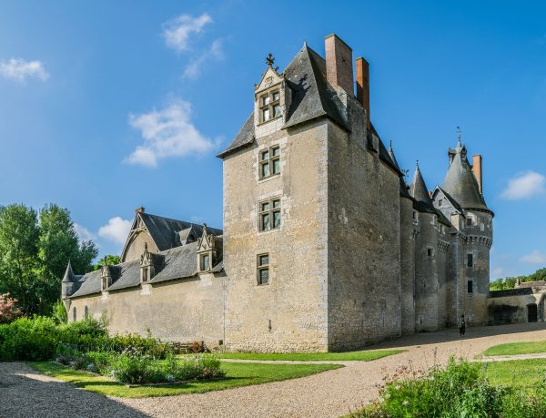 Castle of Fougeres-sur-Bievre 07