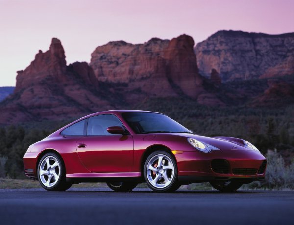 PORSCHE 911 CARRERA 4S COUPE (2004г.)