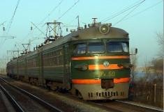 Встреча двух поездов-стук колёс-гудки-на