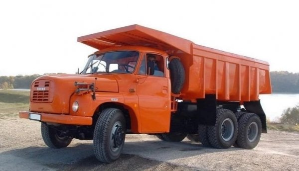 TATRA T148