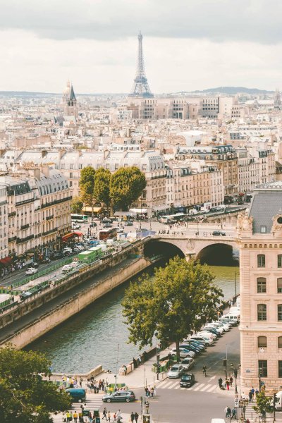 Paris-airbnb-with-eiffel-tower-view