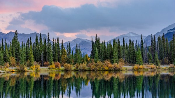 AlbertaSnowMts ROW3394188074 UHD