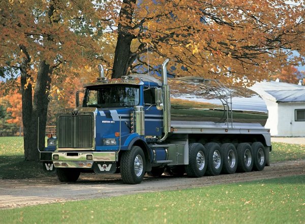 WESTERN STAR 4900 SA TANKER (2004г.)