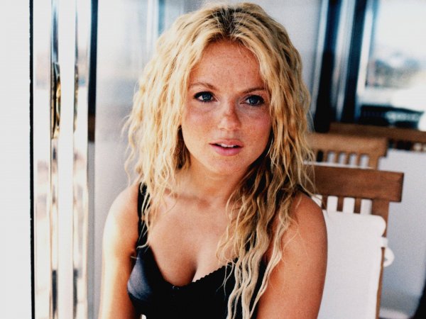 Geri Halliwell - It Is Raining Man