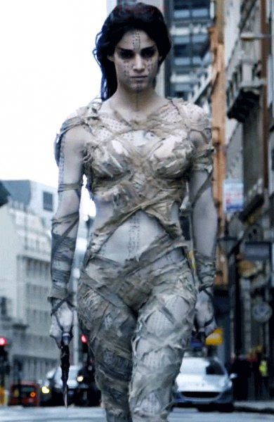 Princess Ahmanet (Sofia Boutella)