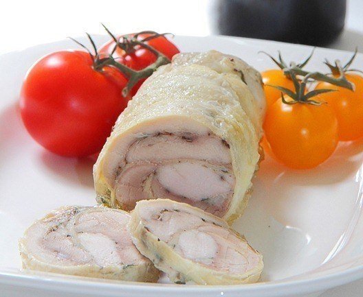 Куриные рулетики на пару