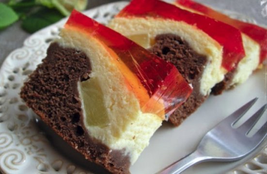 ПЛЯЦОК С СЫРОМ ,АНАНАСОМ И ЖЕЛЕ