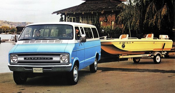 Plymouth Voyager 1976
